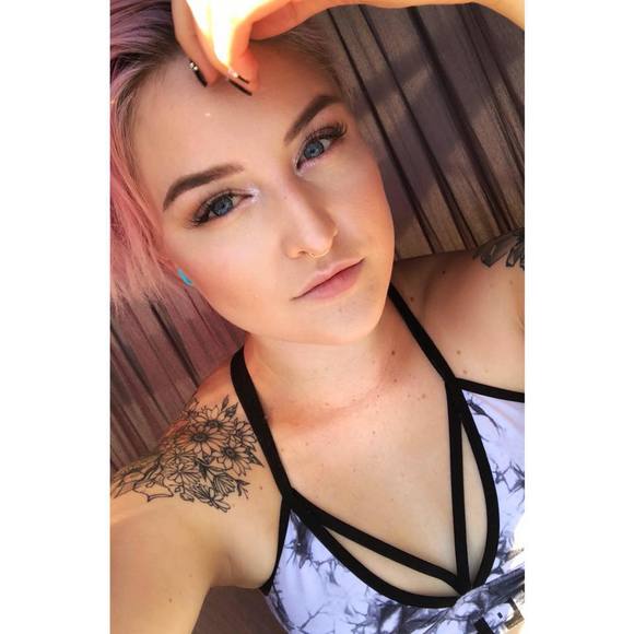 Meet your Posher, Charlotte - Picture 1 of 1